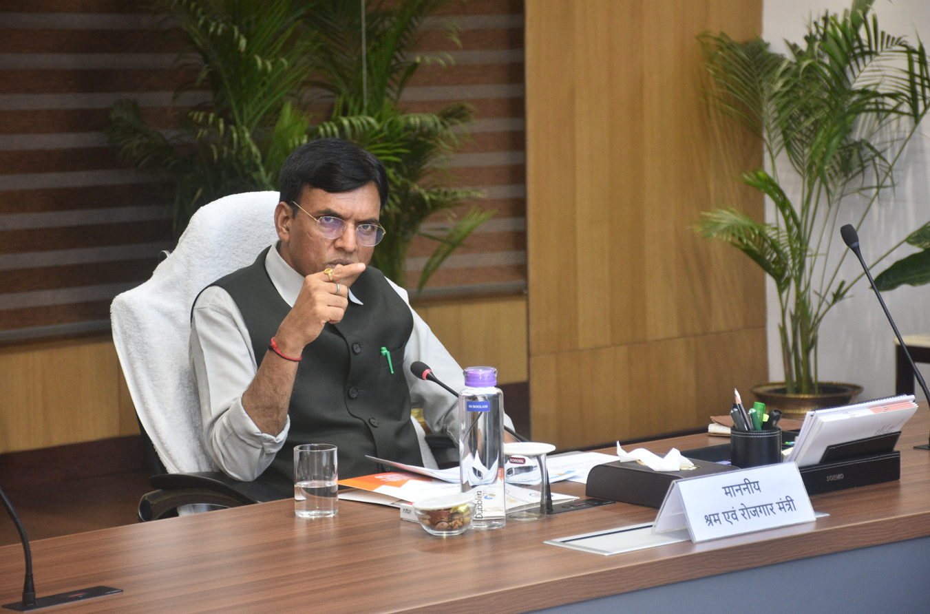 Union Minister Dr. Mansukh Mandaviya Chairs Review Meeting with EPFO (30th August 2024)