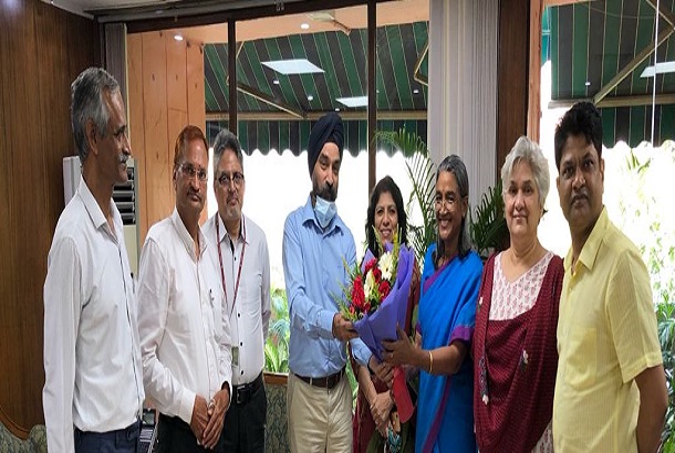 Shri Mukhmeet Singh Bhatia being welcomed
